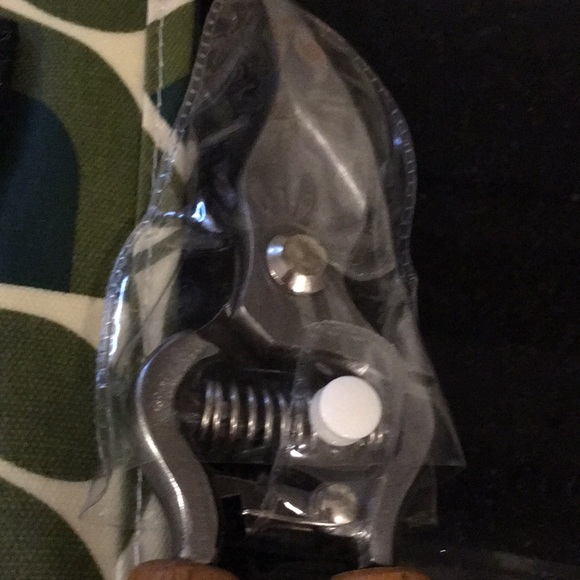 Orla Kiely Garden Pruners with Carry Pouch, Striped Tulip/Pine NEW - Picture 5 of 9